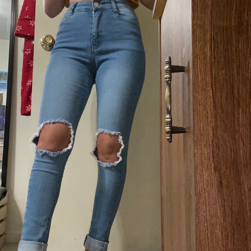 Extra High Waisted Distressed Jeans